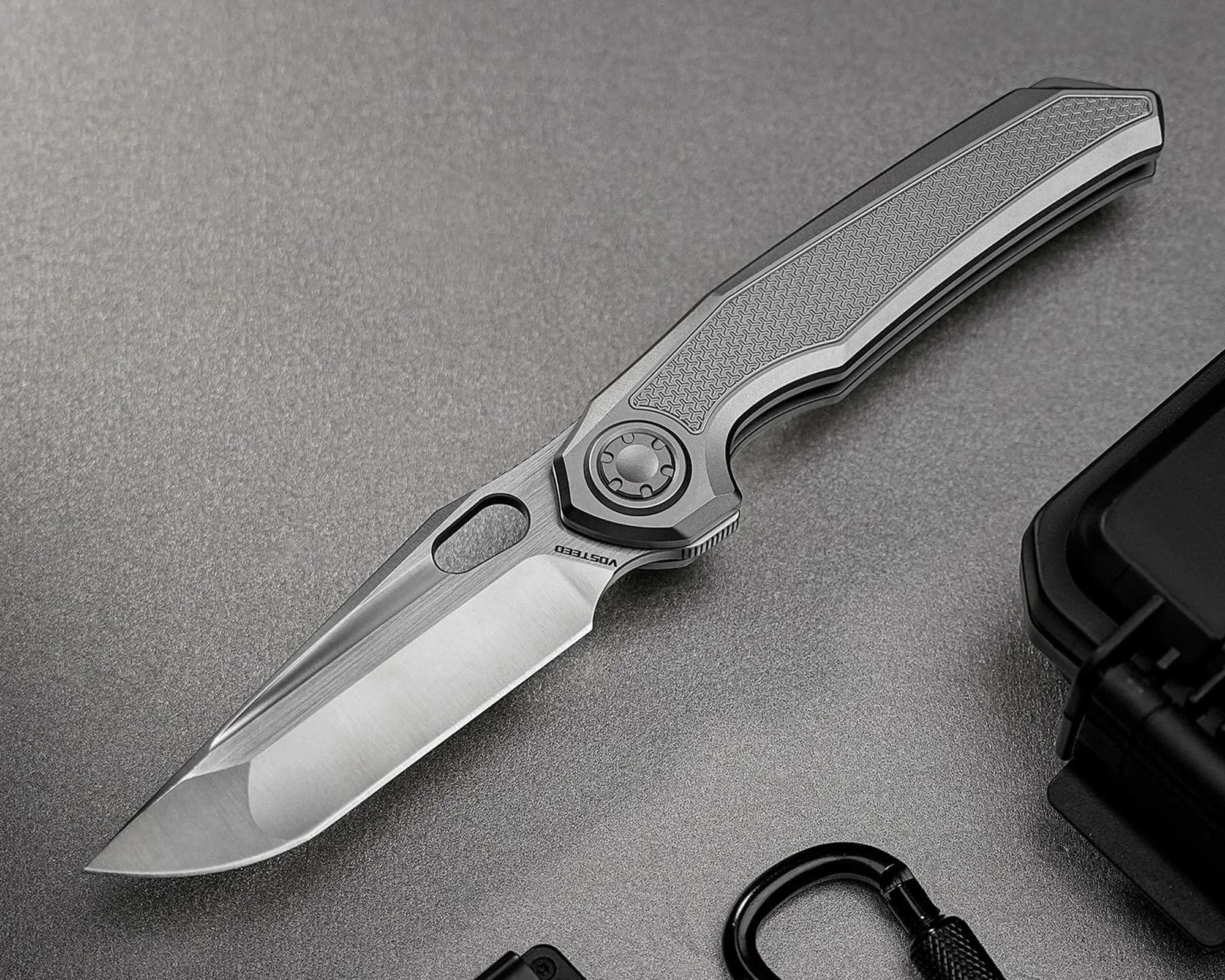 Vosteed Thunderbird V 评测：M390 超级钢、Vanchor 锁与七种脱颖而出之处