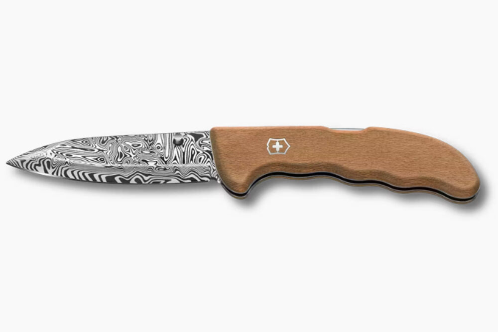 Victorinox 的 Damasteel Evoke EDC 刀：用 115 层杰作替换工具箱 | HiConsumption