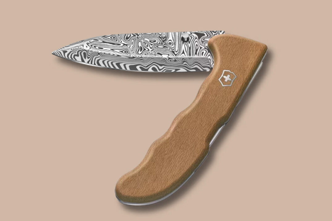 Victorinox 的 Damasteel Evoke EDC 刀：用 115 层杰作替换工具箱 | HiConsumption