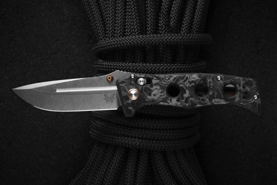 Benchmade Adamas 275-05 采用大理石纹碳纤维并减重
