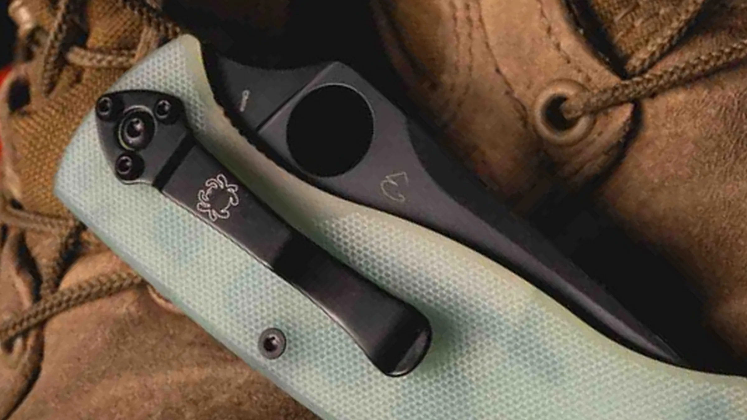 Spyderco Tenacious Tanto 黑色氧化物版回归,采用更暗、更耐久的表面处理