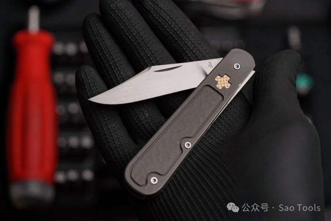 手工温度邂逅现代精密：Sao Tools × 17EDC 推出“Soory”钛柄口袋刀