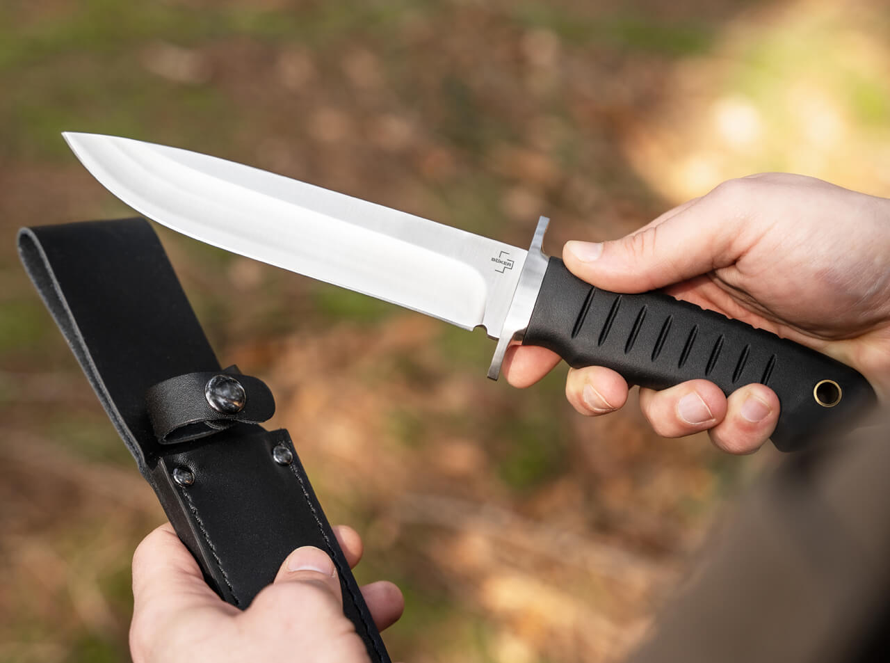 Boker's Sledgedog：专为艰巨任务而打造的重型户外直刀